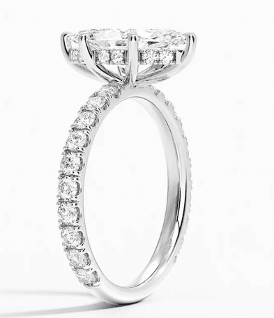 Marquise Pavé profile view